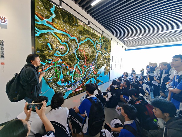 东江水情教育基地熊杨老师授课2.jpg