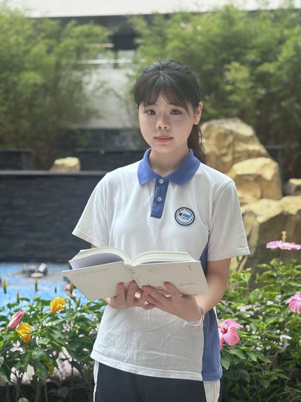 张彩云.jpg