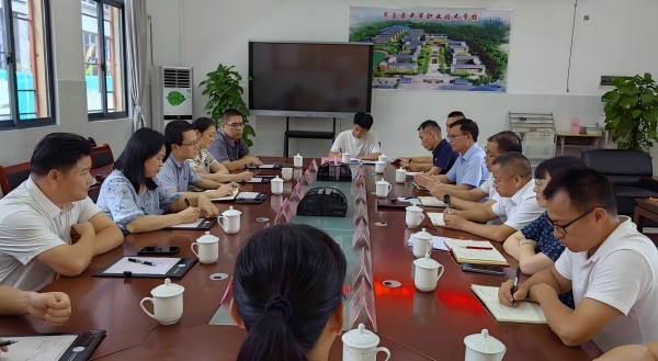 潘俊宇副校长带队赴寻乌职校开展德育交流活动